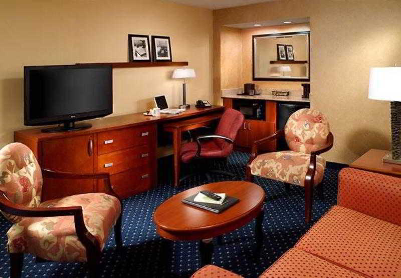 Courtyard By Marriott Atlanta Airport South/Sullivan Road College Park Buitenkant foto